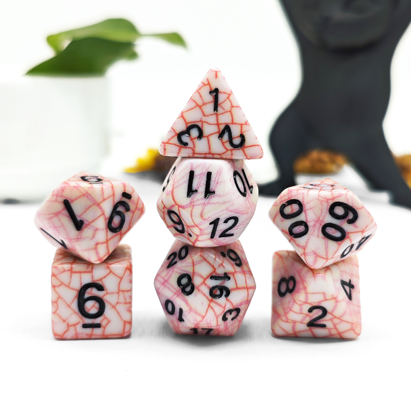 Board Game Dungeons And Dragons - Набор из 7 многогранных акриловых кубиков